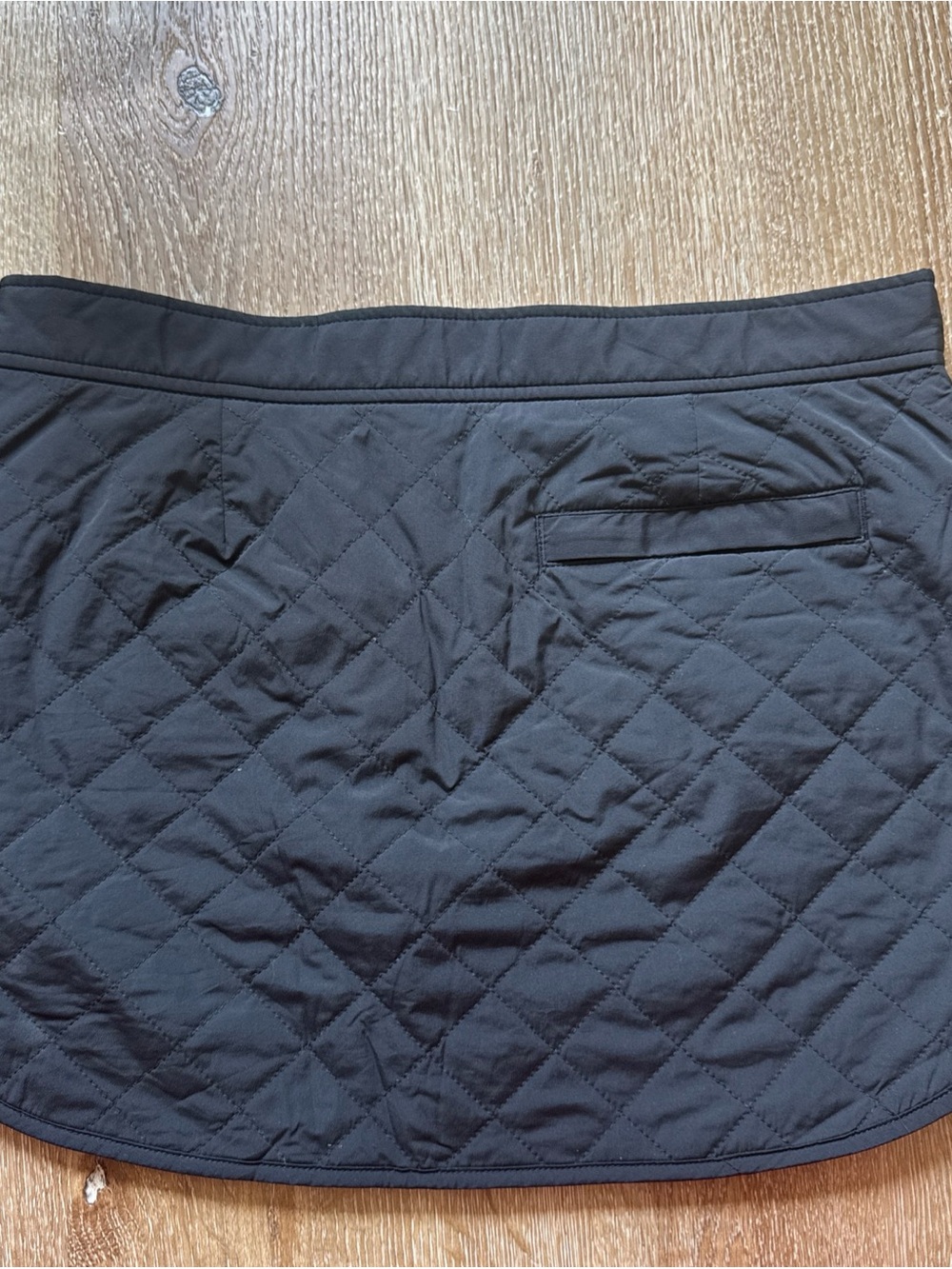 Athleta Toasty Buns Insulated Skirt Size 6 Black Quilted Women Winter - Picture 8 of 13